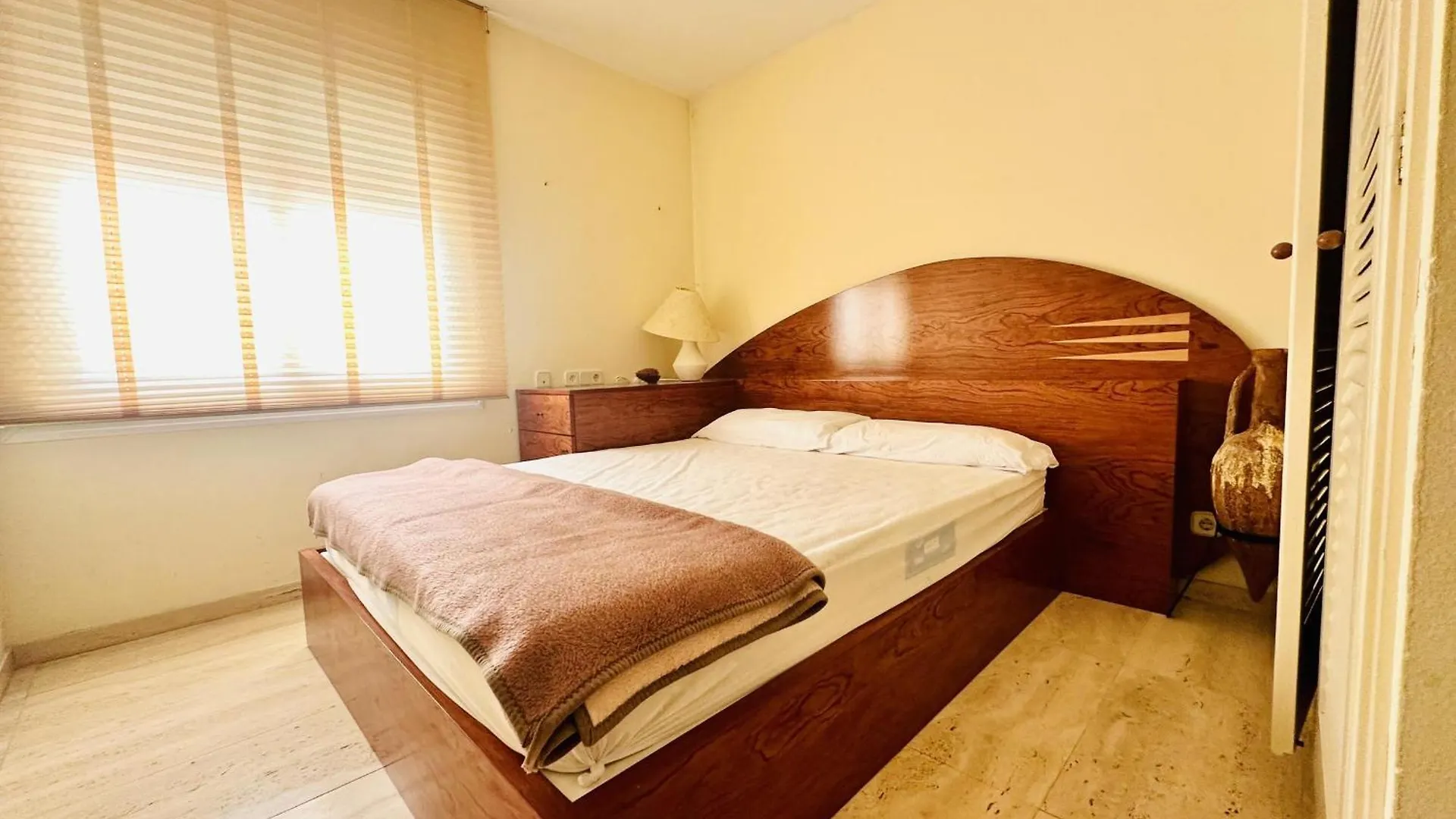 Apartamento En 1ª Linea Con Vistas, Piscina Y Acceso A Calanques - Es-258-97 Roses
